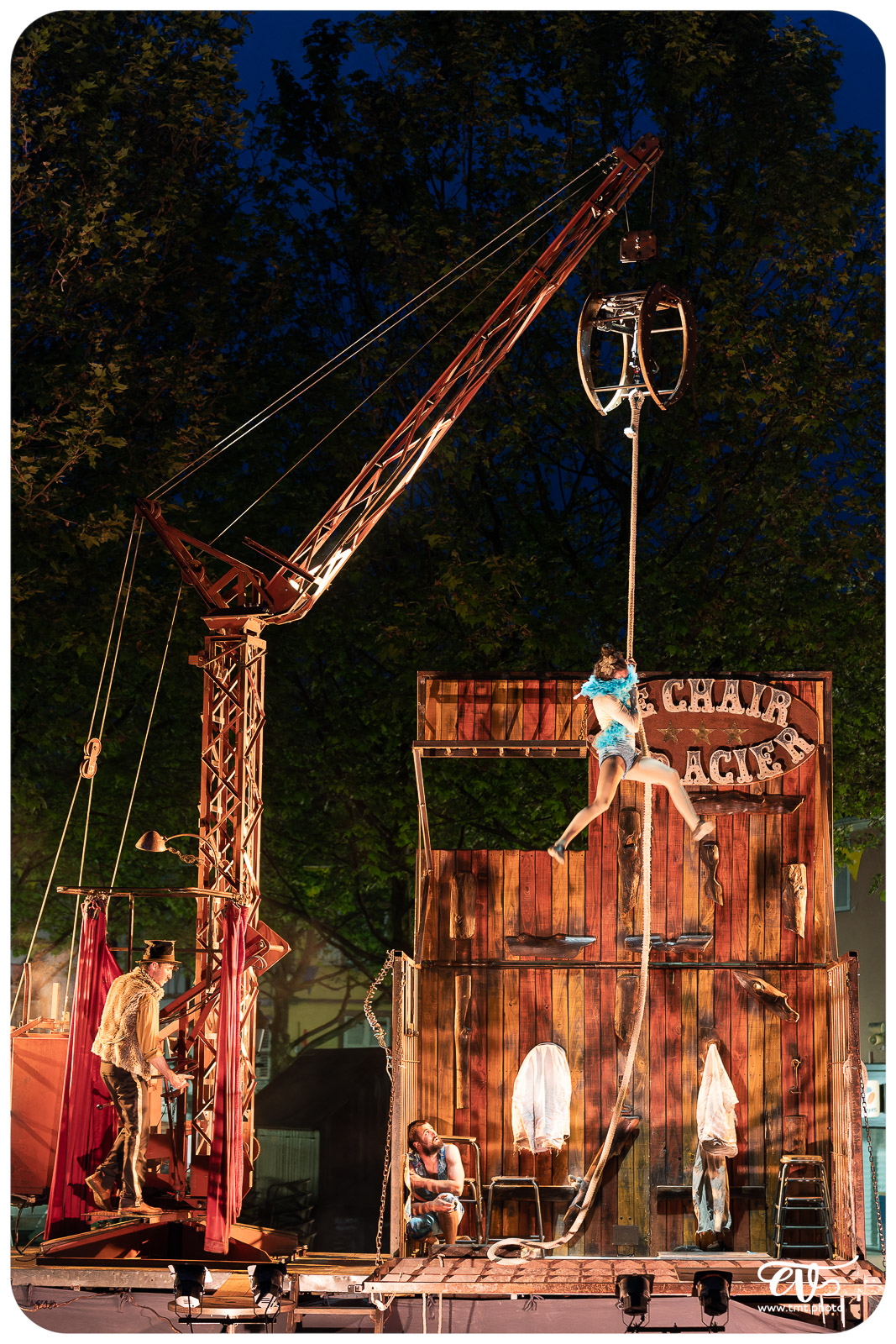 DE CHAIR ET D'ACIER (CIE 100 RACINES)